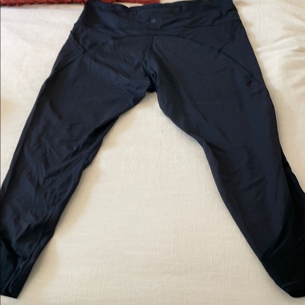 Athleta women’s black 7/8 leggings